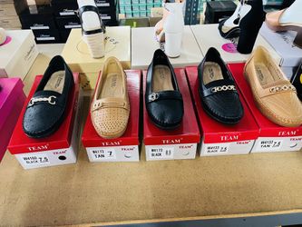 Beautiful Woman Shoes $13