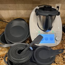 Used Thermomix TM6 great condition US 110v All accessories included
