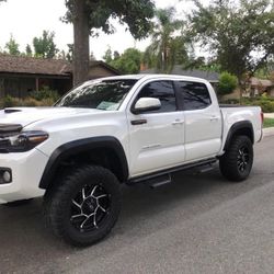 T2017 oyota Tacoma TRD-PRO