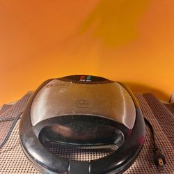 Crofton 3 in 1 Electric Sandwich Maker, Panini Press Grill and Waffles w/ Removable  Nonstick Plates