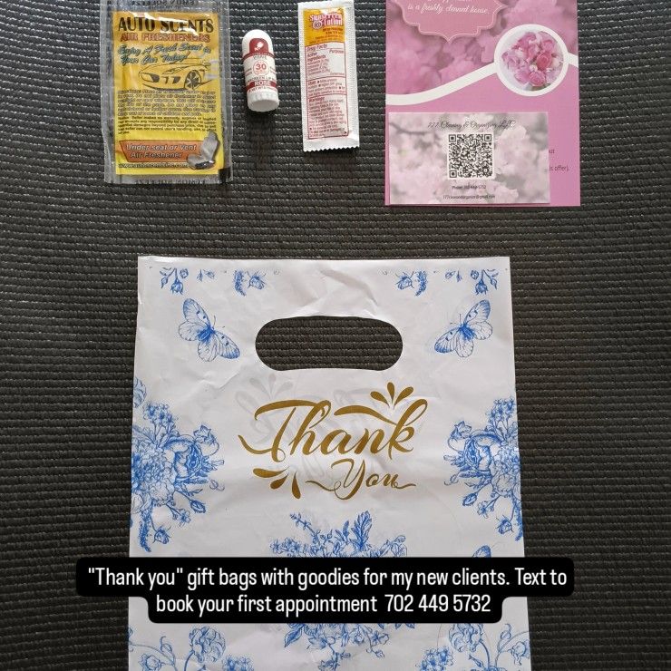 "Thank You", Gift Bag With Goodies$5