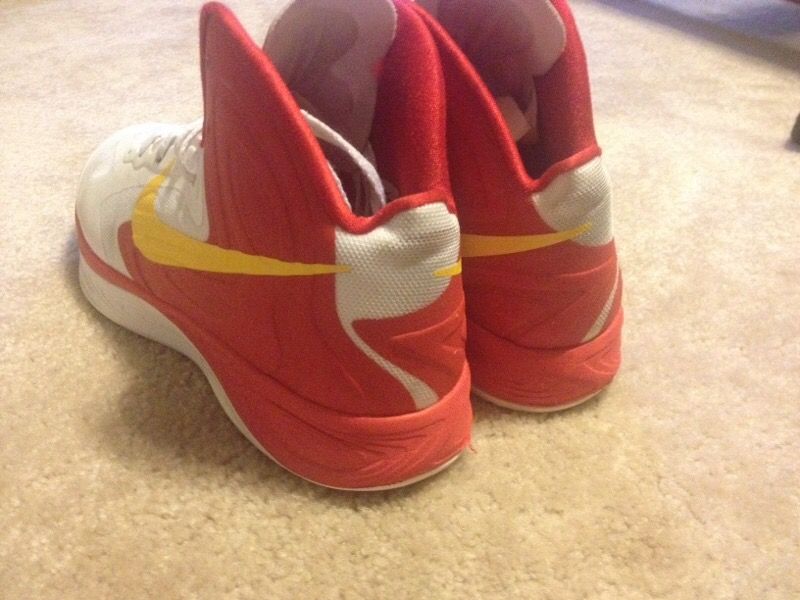 NIKE HYPERFUSE バスケットシューズ レッド NIKE HYPERFUSE バスケットシューズ レッド NIKE HYPERFUSE バスケット