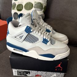 Jordan 4 Military 