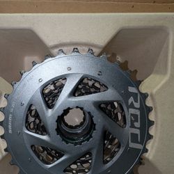SRAM RED 10-33T 12 SPEED CASSETTE 