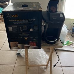 KEURIG VUE Coffee Machine (model V500) LIKE NEW
