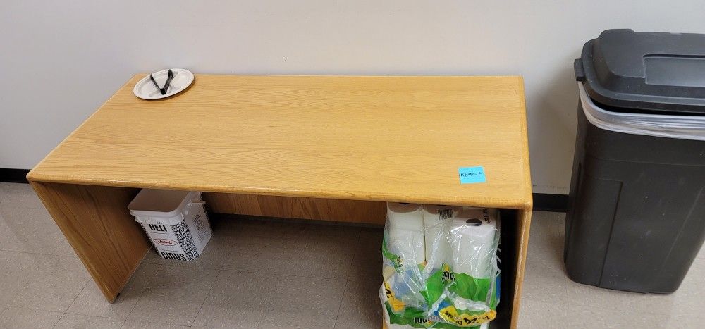 Office Desks And Table