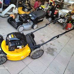 Dewalt 21-in 3-in-1 Gas Self Propelled Walk Behind Lawn Mower 