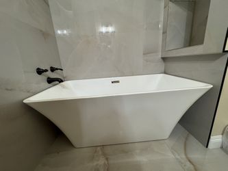 Acrylic Flatbottom Freestanding Bathtub in White