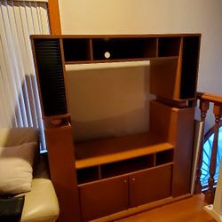 Sauder TV Cabinet Cherry Wood w.Flat SCREEN TV