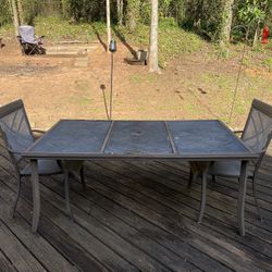 Outdoor Dining Table with 2 Chairs – Relaxed Seating