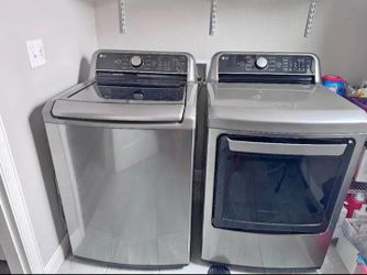 LG Washer and Dryer Set