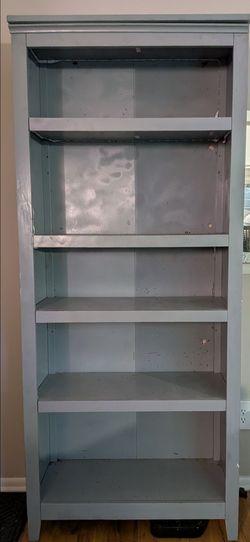 FREE Bookshelf / Bookcase – You Haul
Lake Ridge, VA 22192