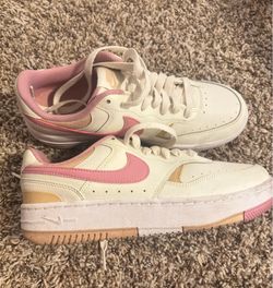 Tenis semi nuevos Nike de mujer