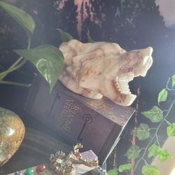 Chalcedony Carved Wolf Head