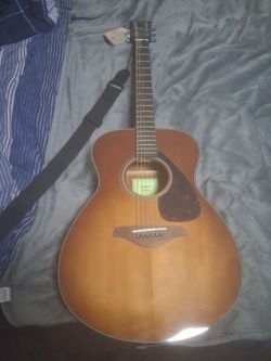 Acoustic yamaha FS 800 guitar