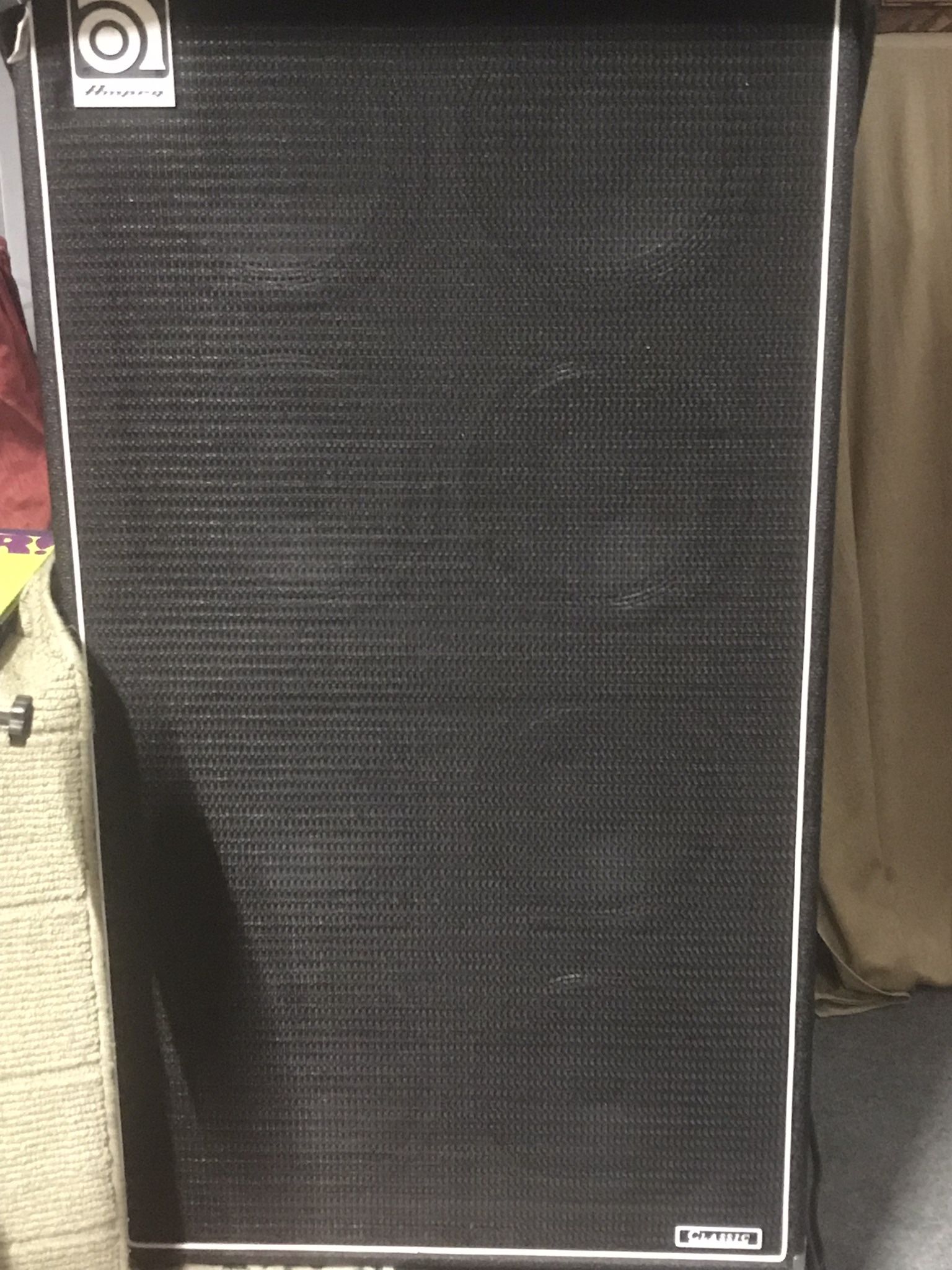 LARGE 8x10 AMPEG BASS CABINET HAS WHEELS LOUD BASS GUITAR SPEAKER CABINET HAS PADDED AMPEG PROTECTION COVER