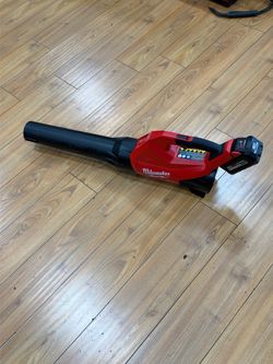Milwaukee M18 FUEL 120 MPH 500 CFM 18V Lithium-Ion Brushless Cordless Blower With XC6.0 Battery