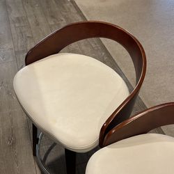 4 Counter Heights Rotating Stools