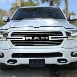 Ram 1500 CREW CAB LARAMIE LONGHORN PICKUP 4D