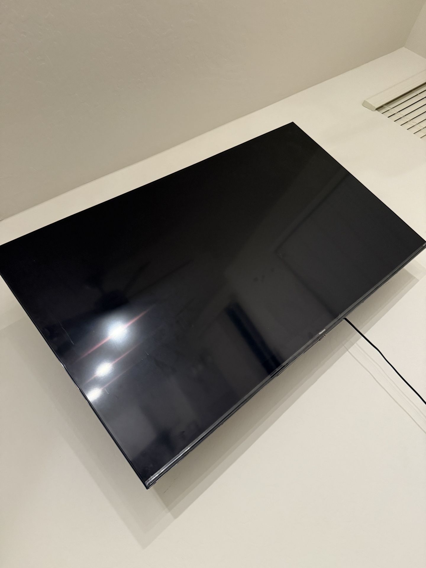 50in Hinsensen W Tv Wall Mount