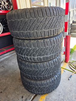 33x12.50/20” MILESTAR  X/T , Like New