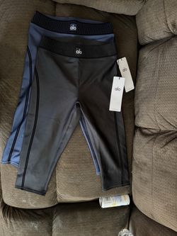 ALO Airlift High-Waist Line Up Capri Pants