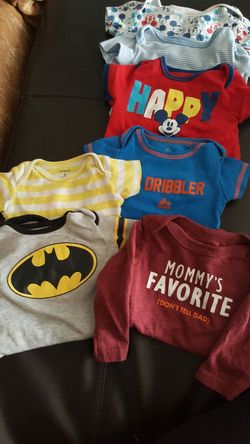 7 onsies size 3/6 months