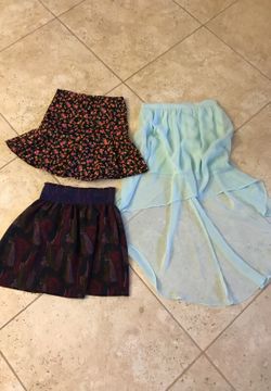 Junior skirts small 3 total