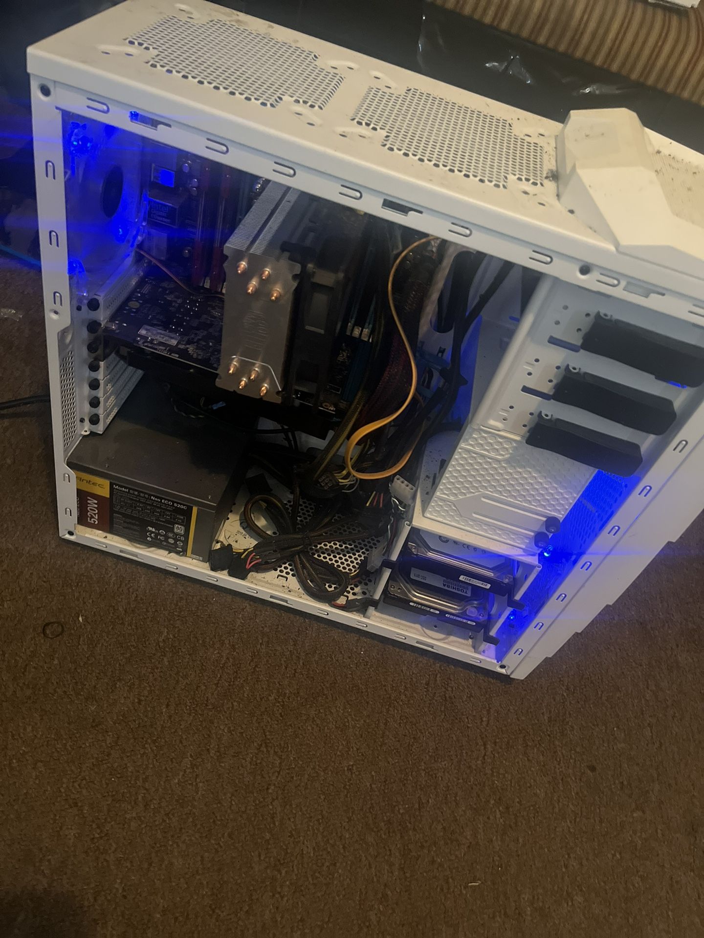 Gaming Pc .. Not Low End But Not Top Tier ..