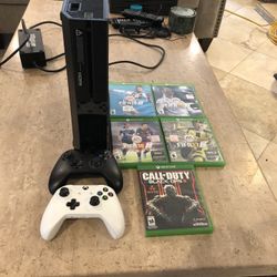 Xbox One 500GB W/ 2 controllers & 5 Games