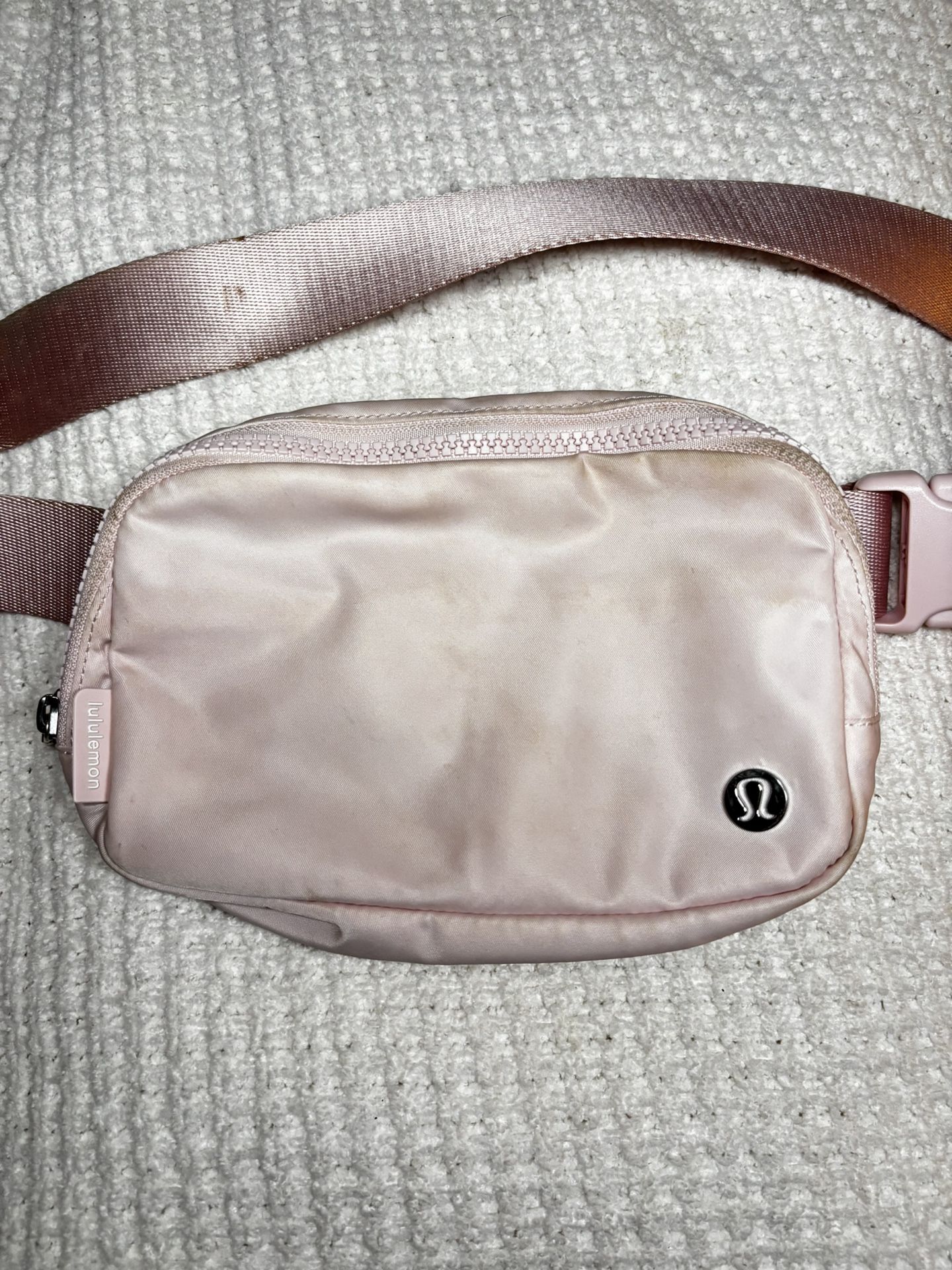 Lululemon Everywhere Belt Bag