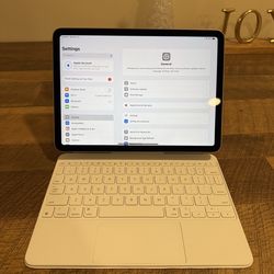 iPad Air 128gb space grey w/ Magic Keyboard