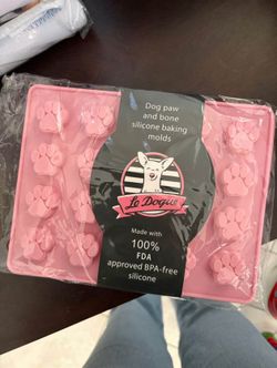 Dog paw and bone silicone baking molds