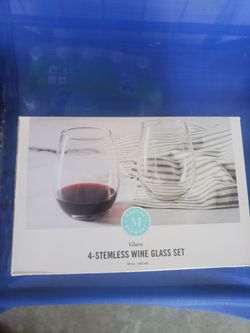 New Martha Stewart Wine Glass Set