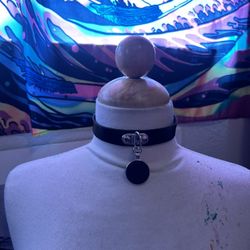 Faux Leather Black Circle Choker 