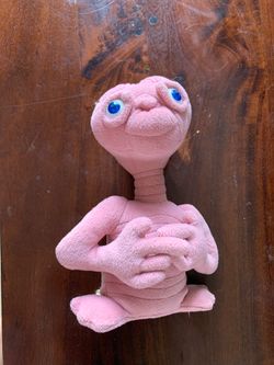Vintage Plush ET the Extra-Terrestrial stuffed animal doll, Applause Inc., great condition, 10" tall doll. 1980 Universal Studios Inc.