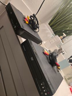 2 MAGNAVOX DVD Players  with RCA Cables, (NO REMOTES )   Used-works Good , Each One $20
