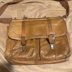 Kenneth Cole Reaction, 15.6 Leather Computer Bag.