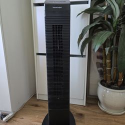 Tower Fan/ Feature Comforts/ 3 Speed 