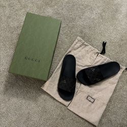 Gucci GG Supreme Tigers Slides