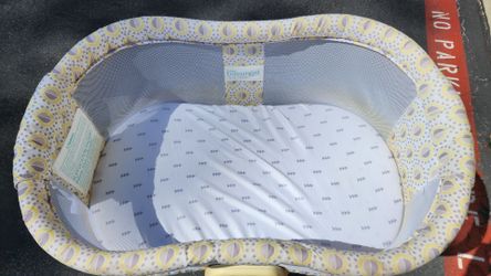 Halo Bassinet (Need gone asap)