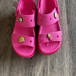 Lizzie  McGuirre Mega Crush Pink Crocs Size 6