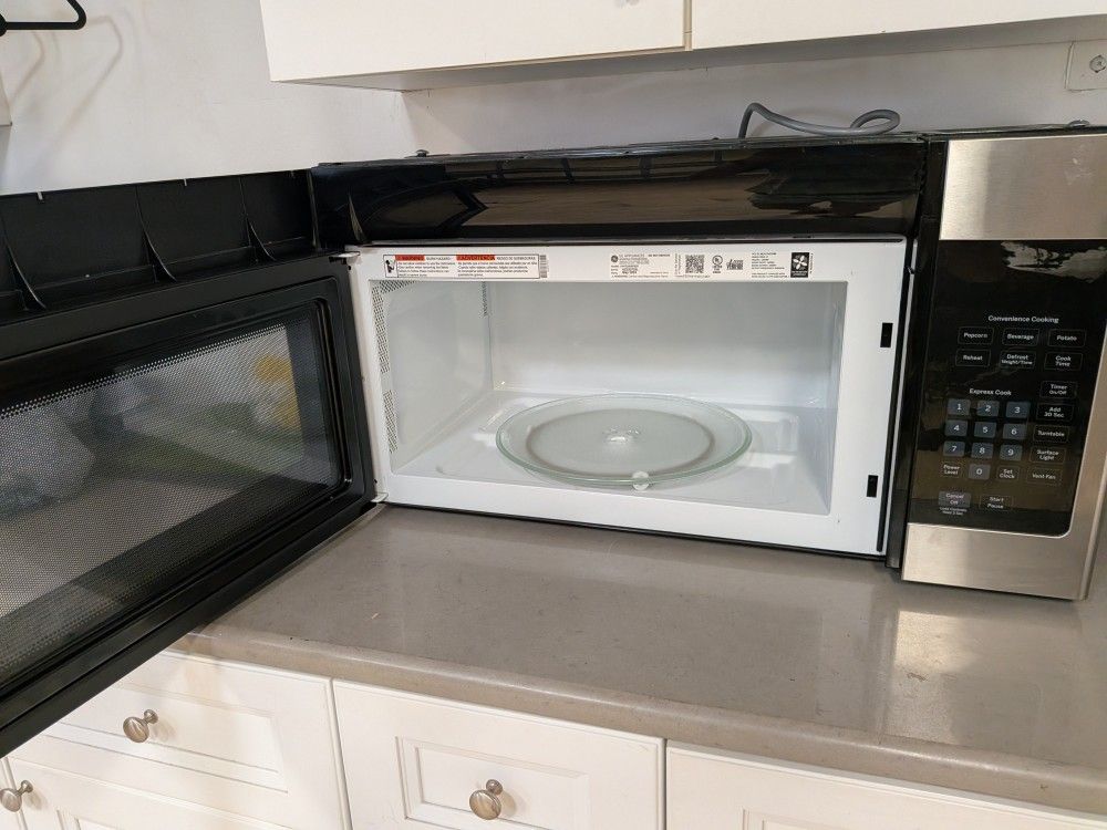 GE Microwave Hood