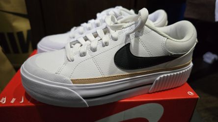 Woman's Nike Court Legacy