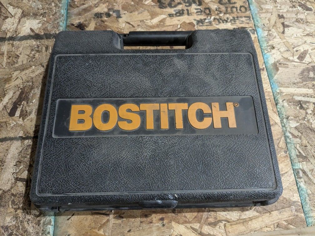 Bostitch 18ga Brad Nail Gun And Case