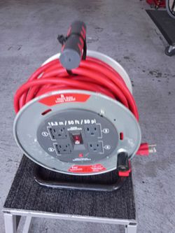 100 foot Roll out Extension cord