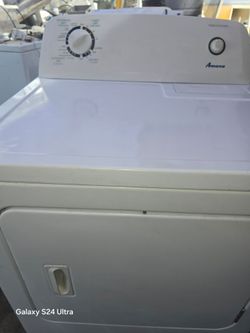 Amana Gas Dryer By Whirlpool Super Capacity And Heavy Duty Works Exelent
