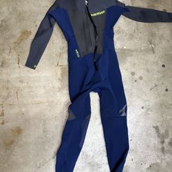 Quicksilver Surfing Wet Suit 
