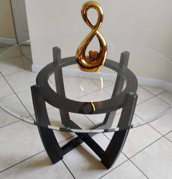 Dinning table whith centerpiece decoration