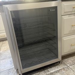 GE Monogram Wine Refrigerator ZDW24A RBB